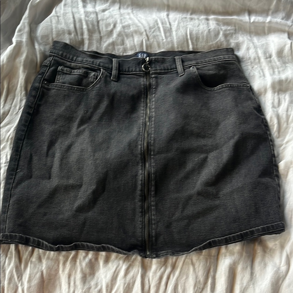 GAP black Jean skirt
